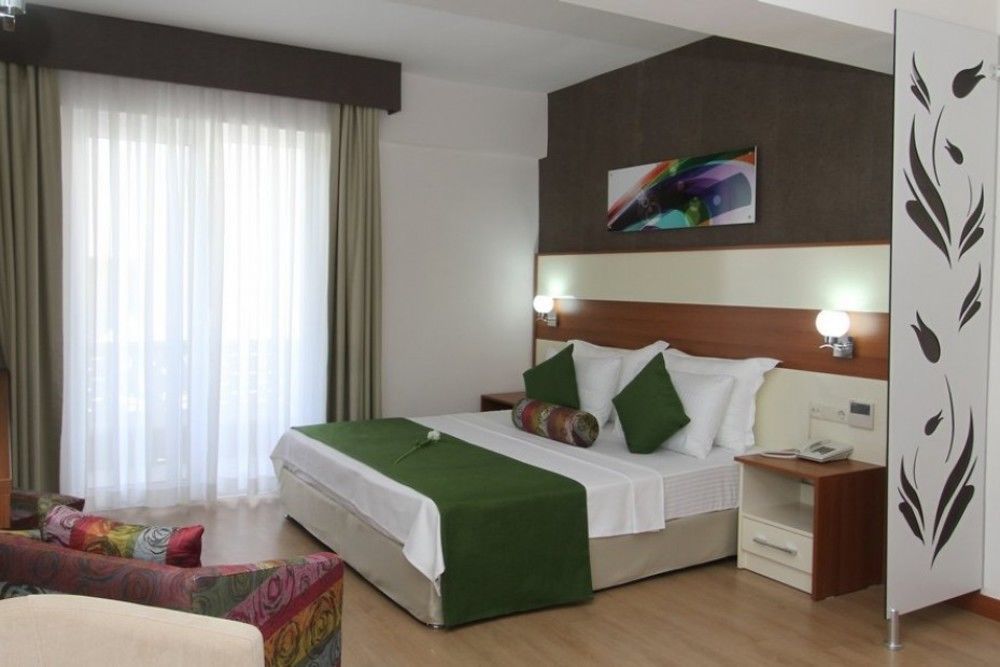 Ege Tulip Cesme Hotell Exteriör bild
