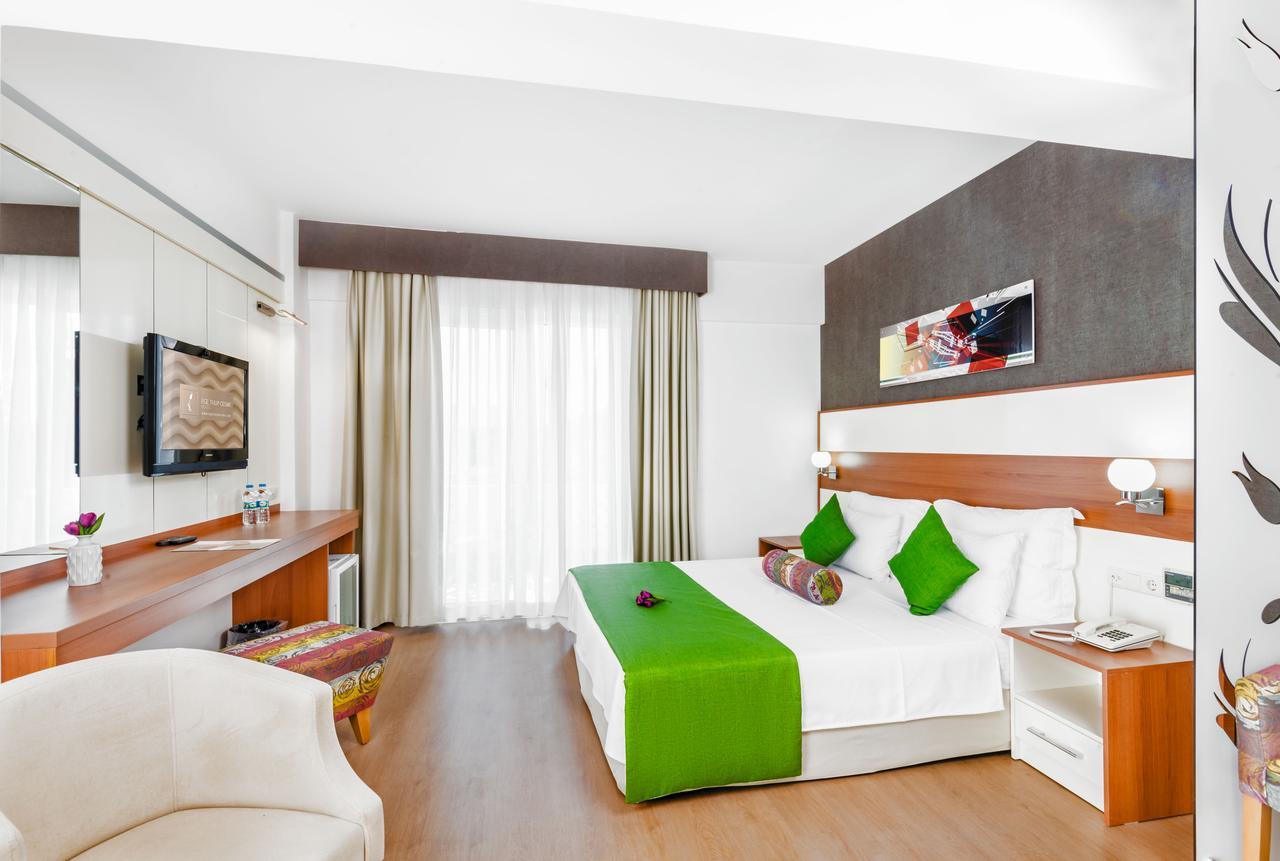 Ege Tulip Cesme Hotell Exteriör bild