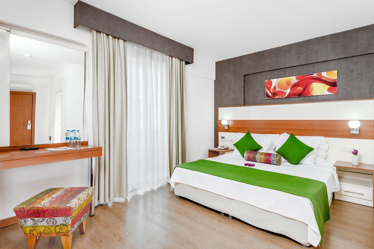 Ege Tulip Cesme Hotell Exteriör bild